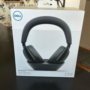 Dell WL 7024 headset with charging cradle